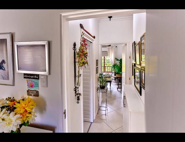 2 BEDROOM APARTMENT FOR SALE IN SHEFFIELD BEACH